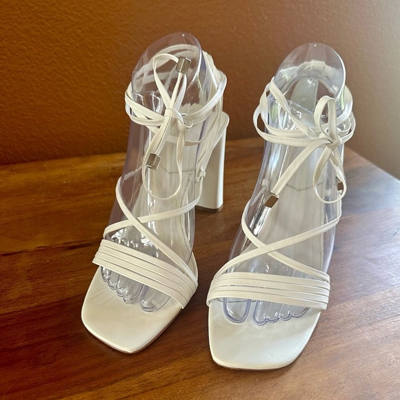 Schutz “Glenna” White Strappy Sandals Size 8 EUC! - Picture 6 of 16